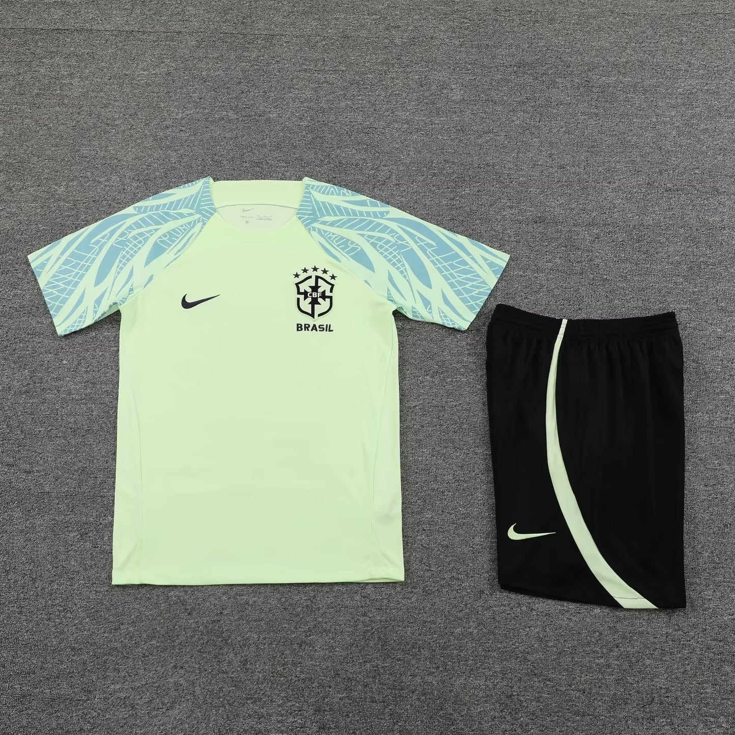 Ensemble | Nike Brésil training short 2023